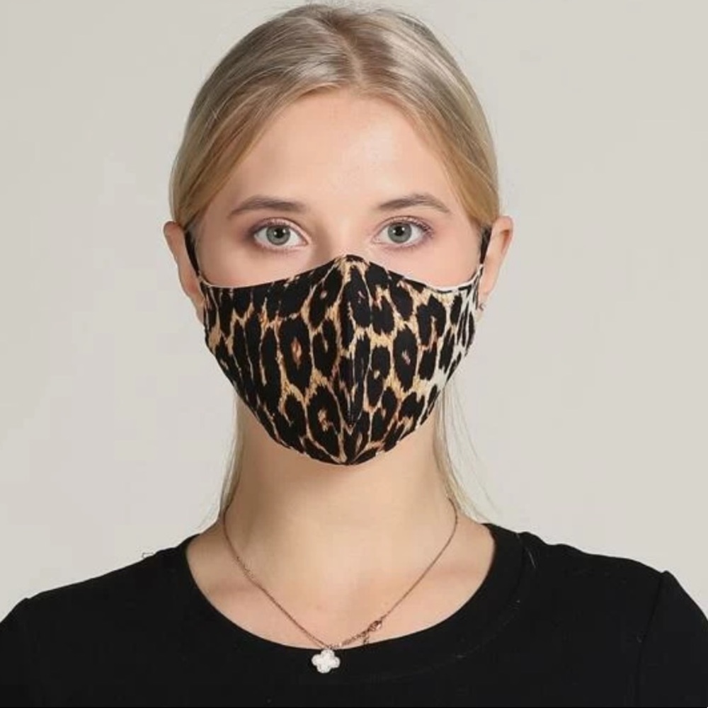 🔥3/$20🔥Leopard Print Adjustable Face Mask - Picture 1 of 7
